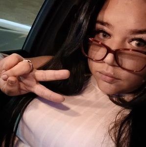 Meet your Posher, Veronica